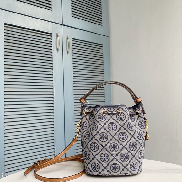 Tory Burch Handbags - NEW Tory Burch monogram bucket bag